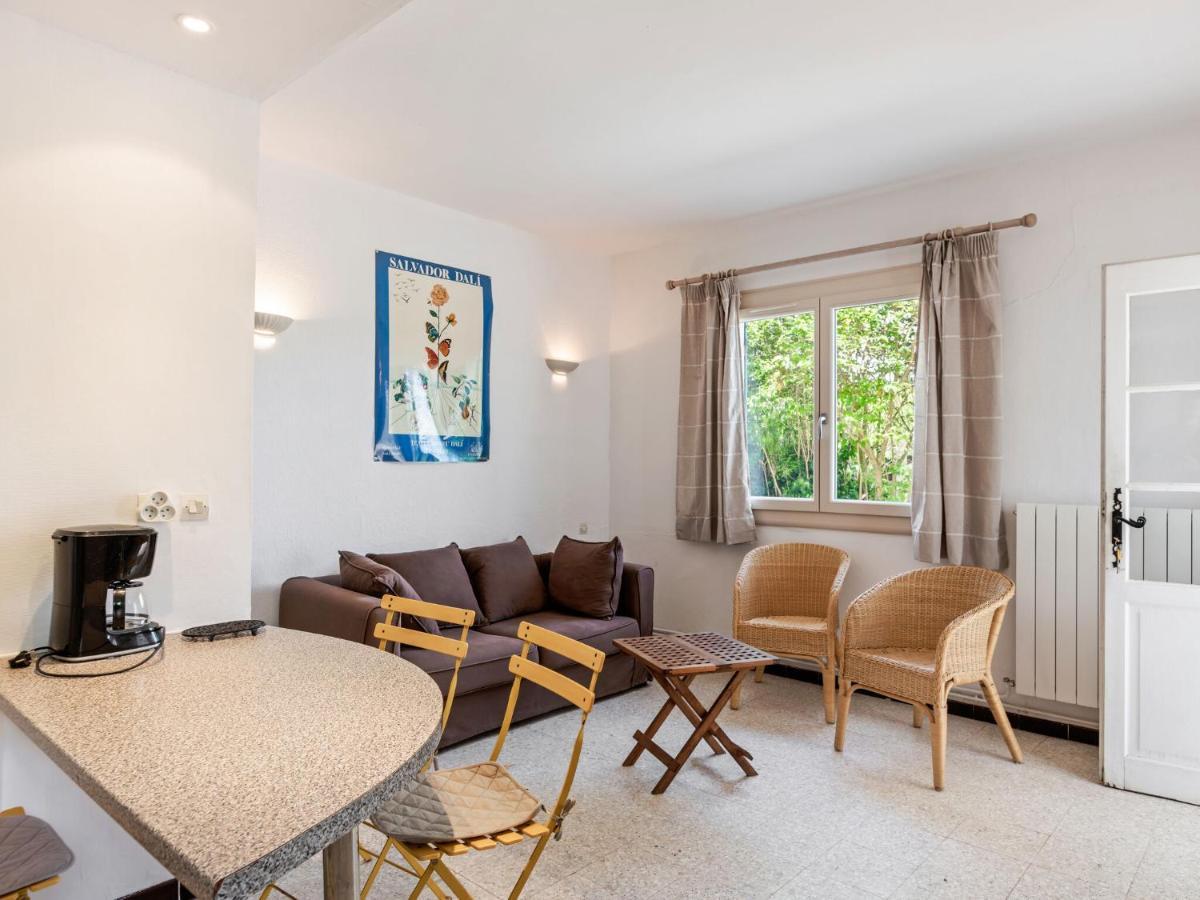 Flat In A Beautiful Building With Pool Διαμέρισμα Mèze Εξωτερικό φωτογραφία