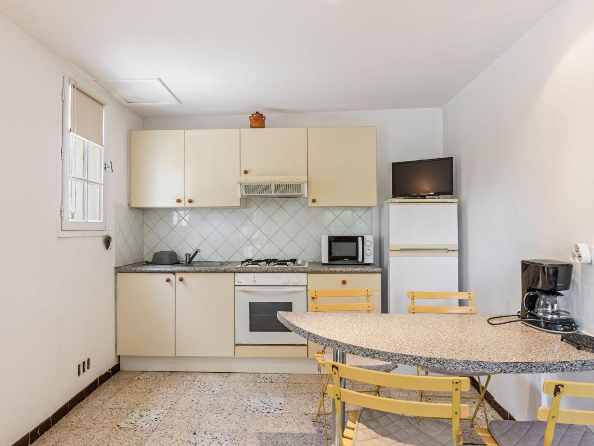 Flat In A Beautiful Building With Pool Διαμέρισμα Mèze Εξωτερικό φωτογραφία